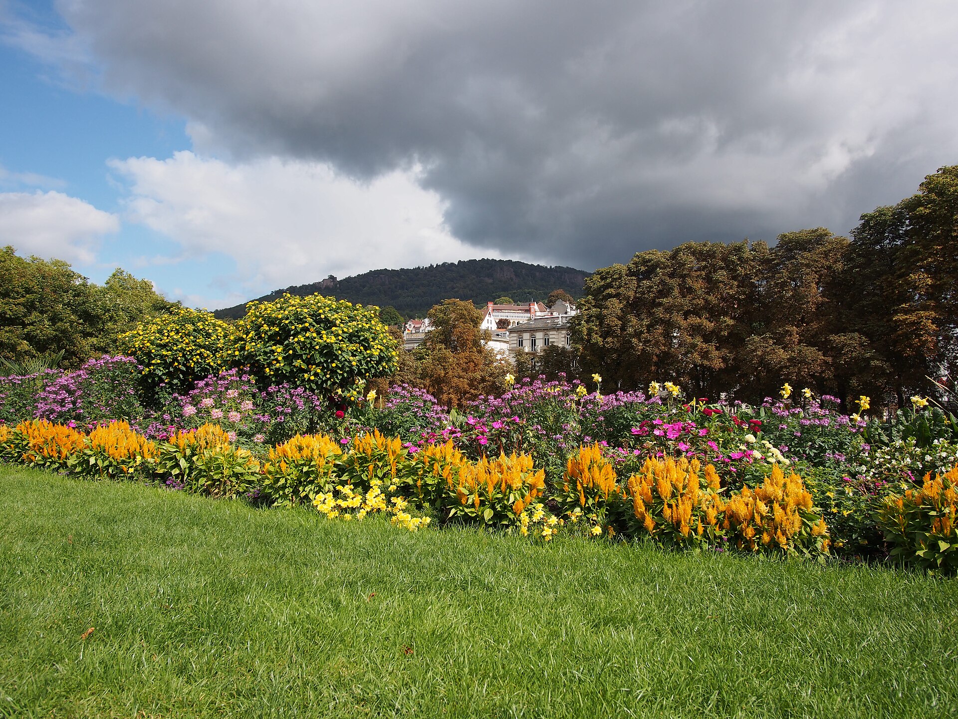Baden-Baden Kurpark / city setting
