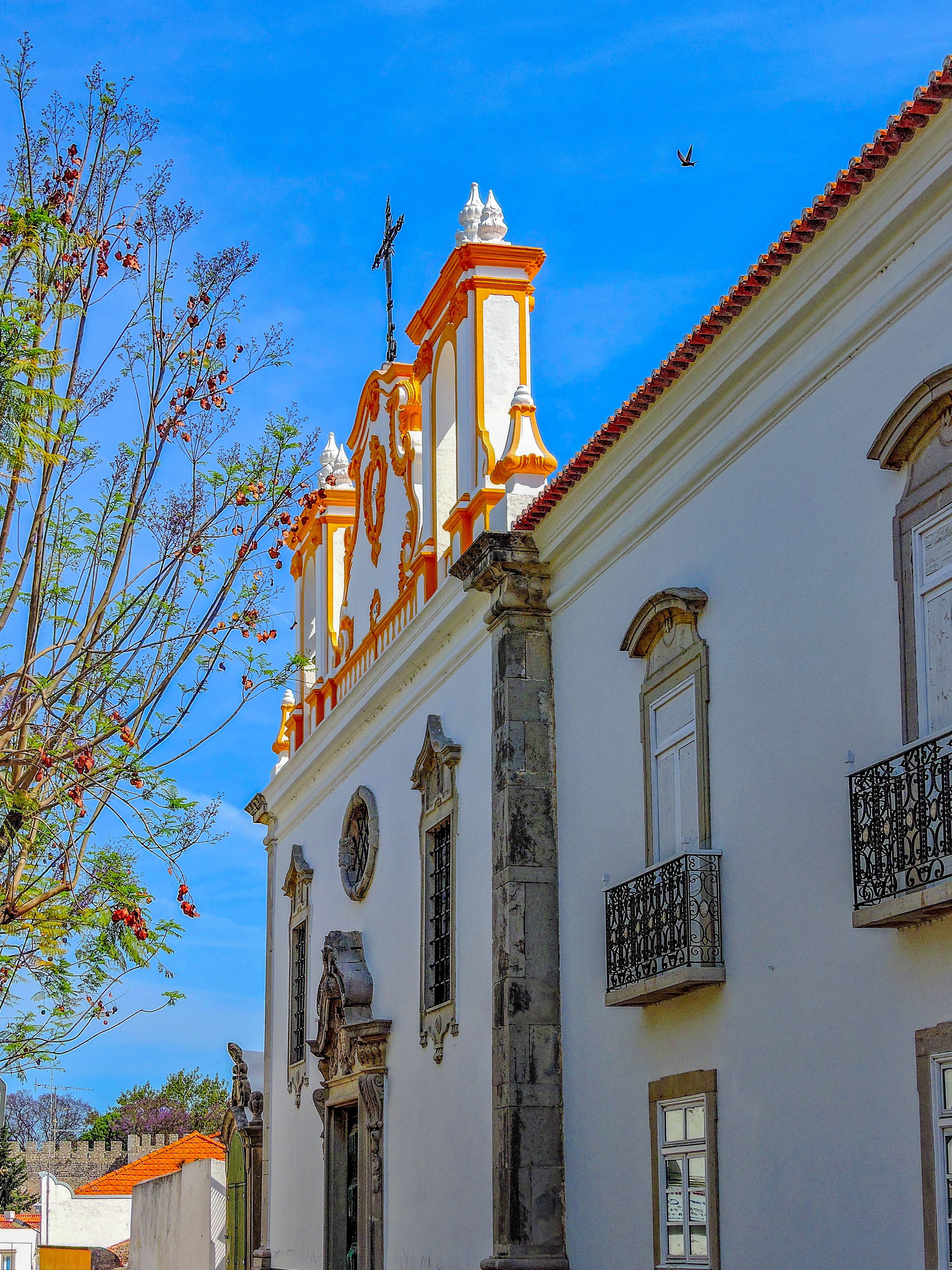 Whitewashed Algarve architecture