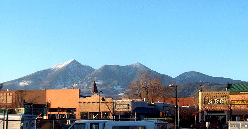 Flagstaff downtown SFmtn.jpg