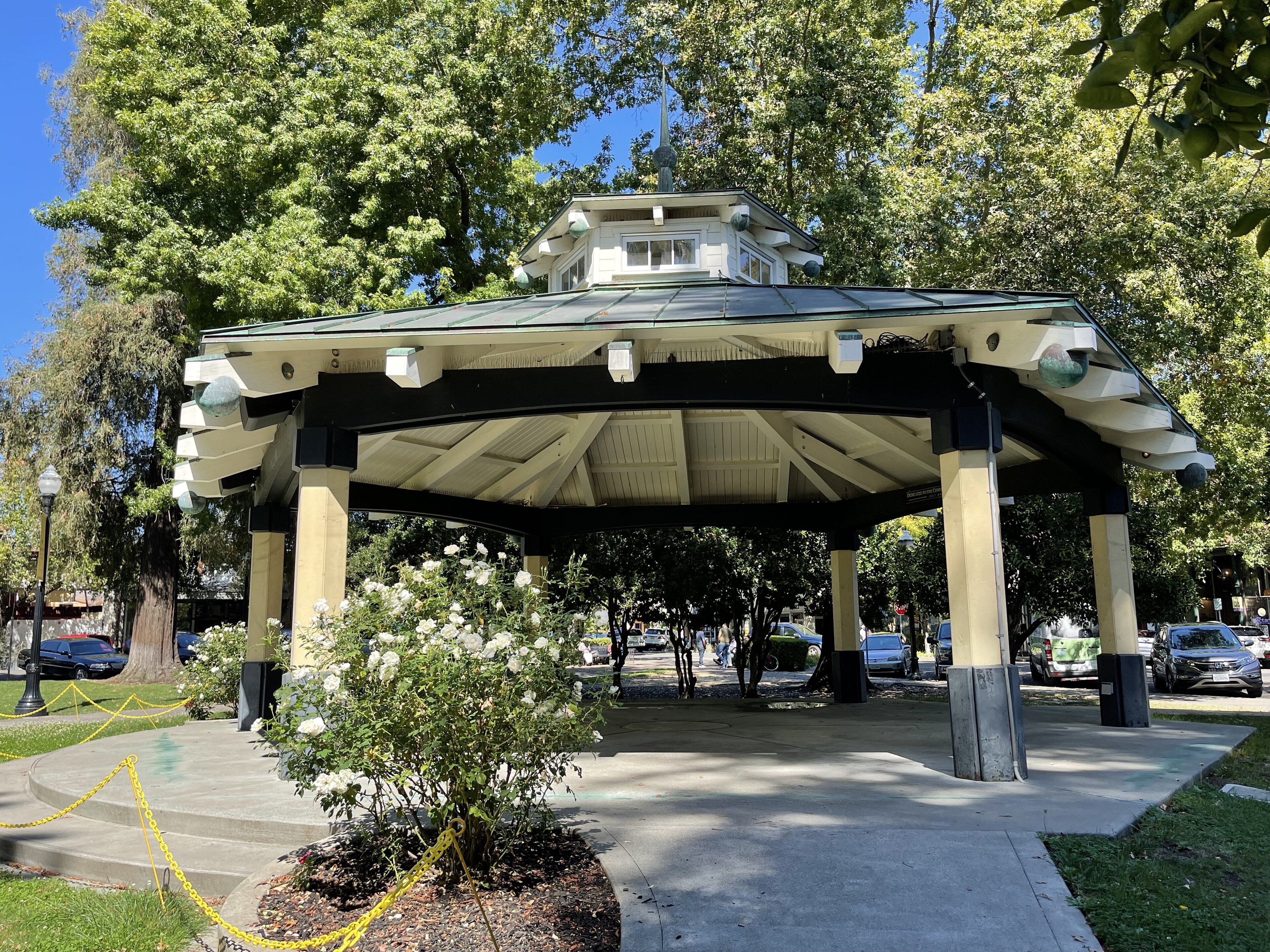Healdsburg Plaza 02.jpg